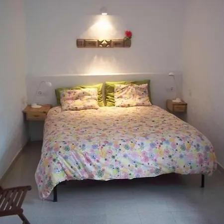 Sleeps 4 Wifi *