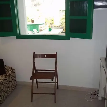 Villa Sleeps 4 Wifi