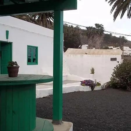 Sleeps 4 Wifi Villa *