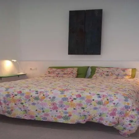 Villa Sleeps 4 Wifi *