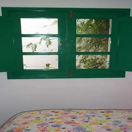 Sleeps 4 Wifi *